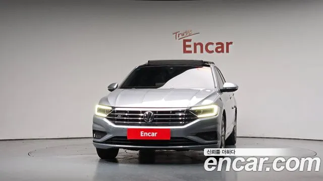 Volkswagen Jetta 2021 thumb 2