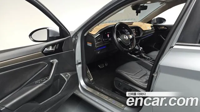 Volkswagen Jetta 2021 thumb 9