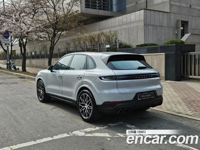 Porsche Cayenne 2024 thumb 2