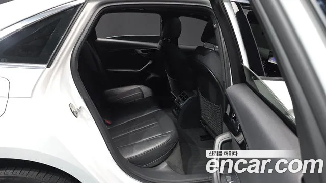 Audi A4 2021 thumb 12