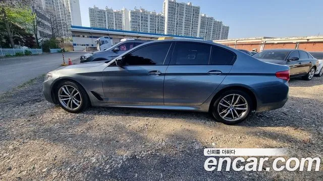 BMW 5 серии 2017 thumb 5