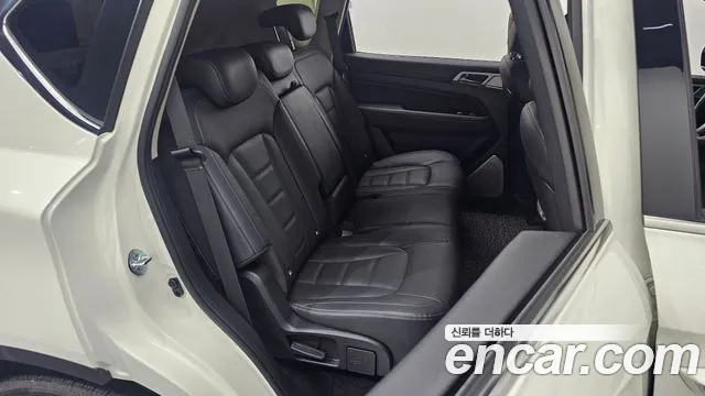 KG_Mobility_Ssangyong Rexton 2017 thumb 11