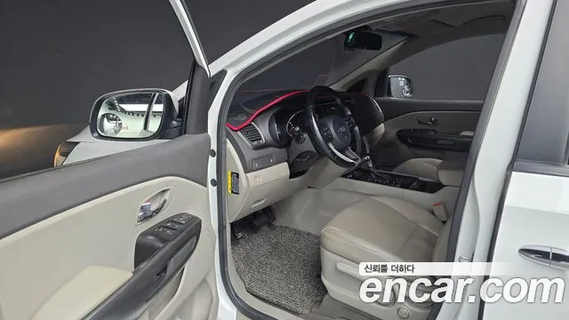 Kia Carnival 2018 thumb 10