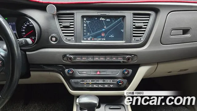 Kia Carnival 2018 thumb 12