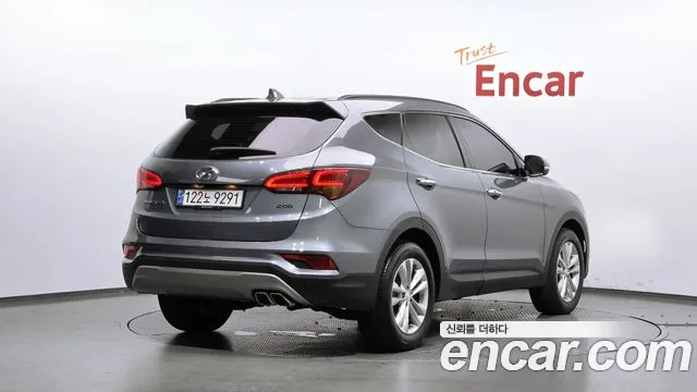 Hyundai Santa Fe 2018 thumb 2