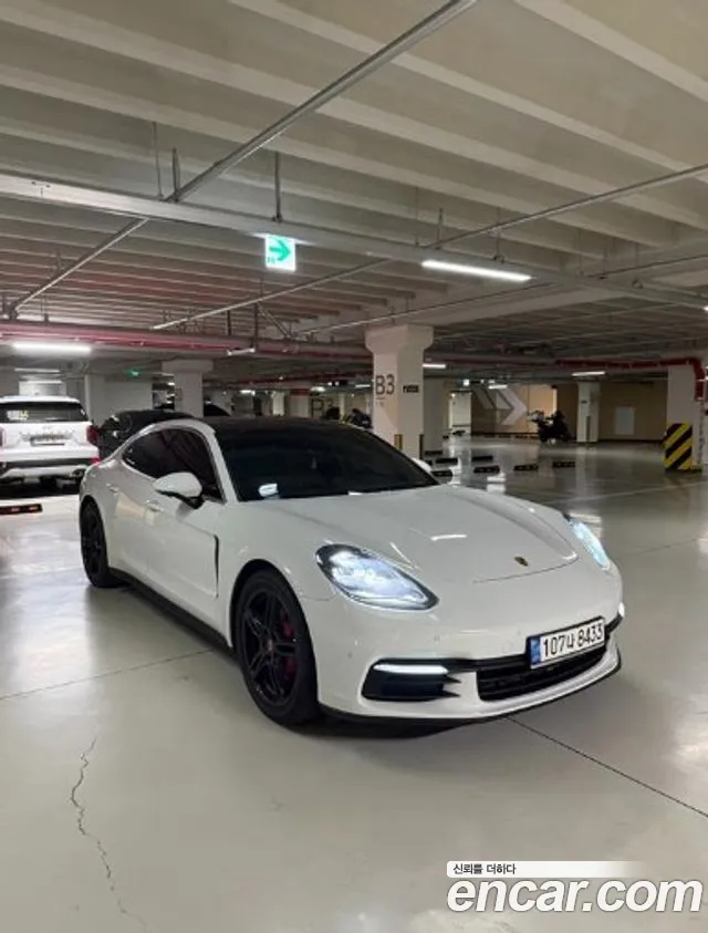 Porsche Panamera 2018 thumb 7