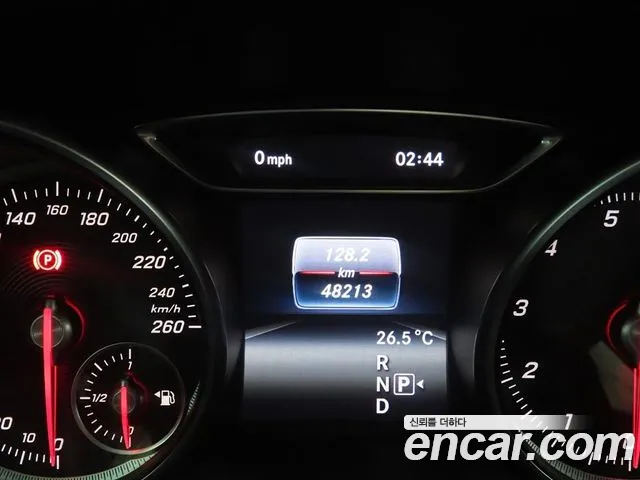 Mercedes-Benz GLA 2018 thumb 8