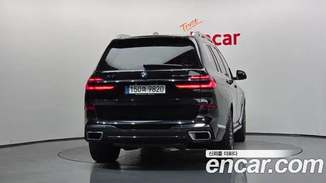 BMW X7 2023 thumb 4
