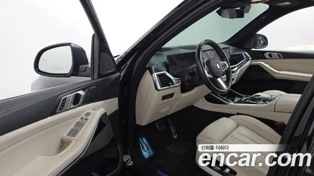 BMW X7 2023 thumb 10