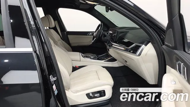 BMW X7 2023 thumb 11