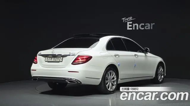 Mercedes-Benz E-Класс 2016 thumb 2