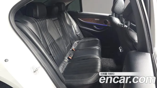 Mercedes-Benz E-Класс 2016 thumb 11