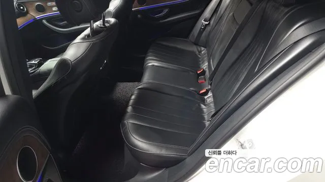 Mercedes-Benz E-Класс 2016 thumb 12