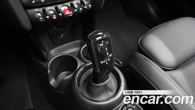 Mini Hatch 2023 thumb 8