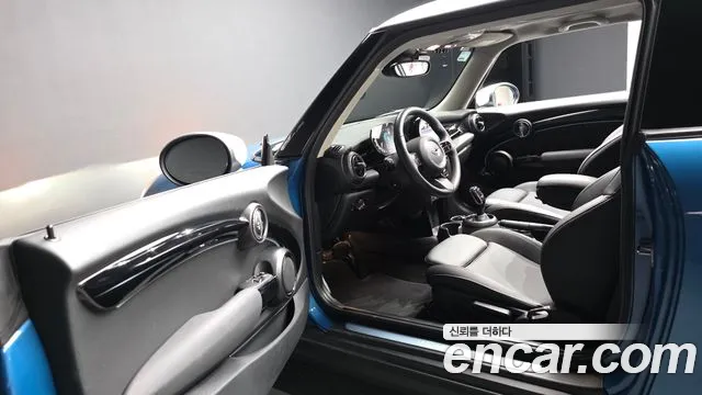 Mini Hatch 2023 thumb 9