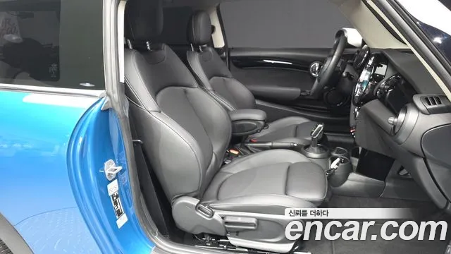 Mini Hatch 2023 thumb 11