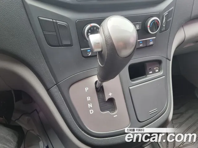 Hyundai Starex 2019 thumb 9