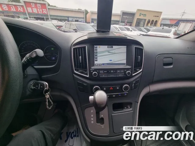 Hyundai Starex 2019 thumb 10