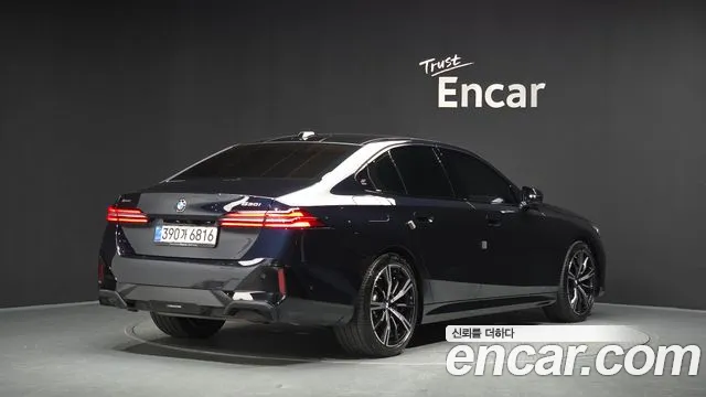 BMW 5 серии 2026 thumb 2