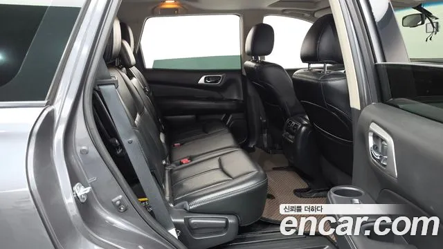 Nissan Pathfinder 2016 thumb 12