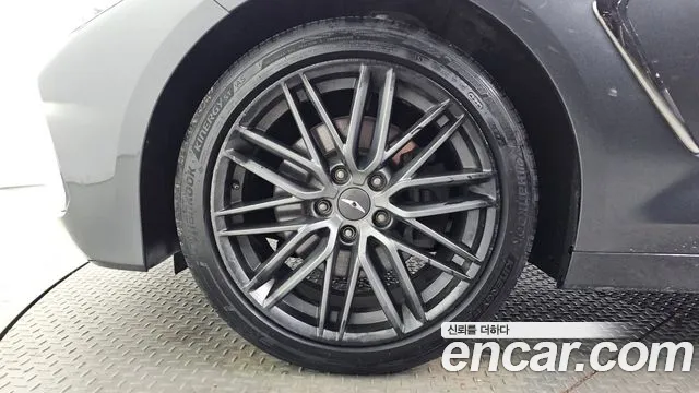 Genesis G70 2018 thumb 5
