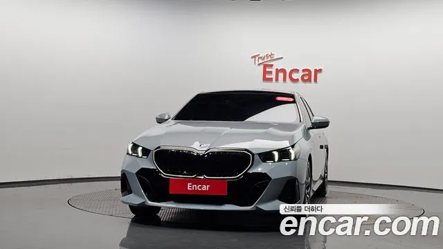 BMW 5 серии 2024 thumb 2