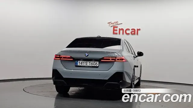BMW 5 серии 2024 thumb 3