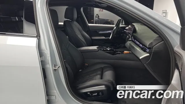 BMW 5 серии 2024 thumb 10