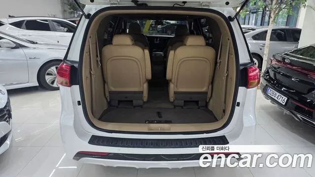 Kia Carnival 2016 thumb 9