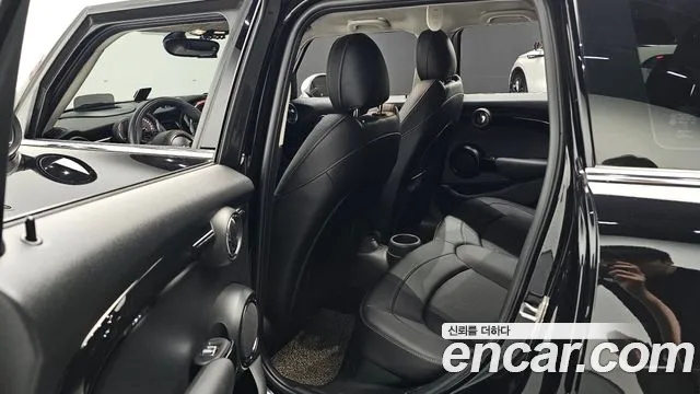 Mini Hatch 2017 thumb 11