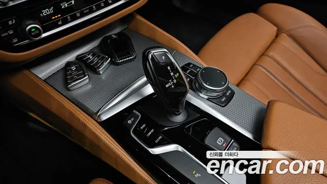 BMW 5 серии 2017 thumb 8