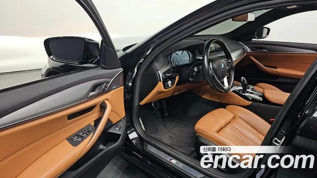 BMW 5 серии 2017 thumb 9