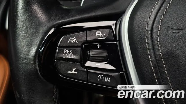 BMW 5 серии 2017 thumb 12