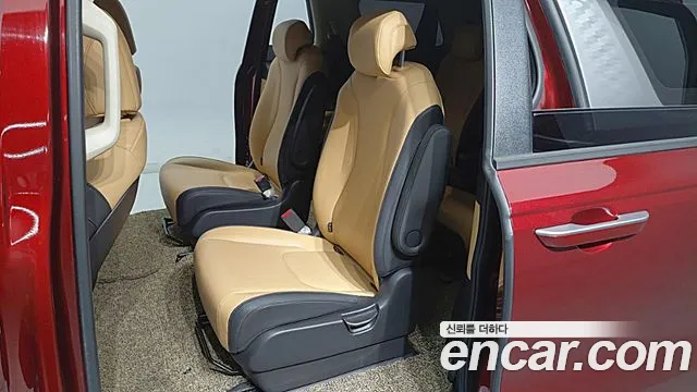 Kia Carnival 2021 thumb 8