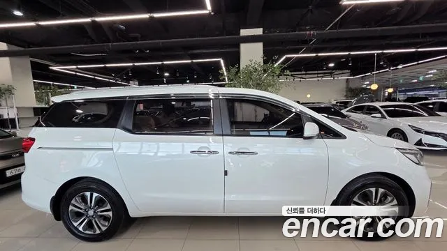 Kia Carnival 2019 thumb 7