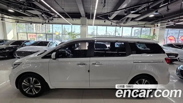 Kia Carnival 2019 thumb 8