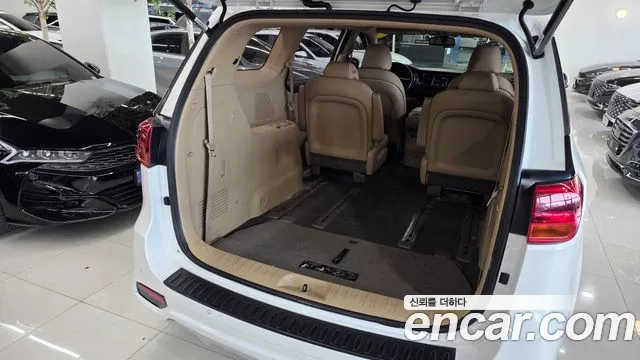 Kia Carnival 2019 thumb 10