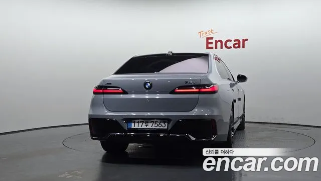 BMW 7 серии 2025 thumb 4