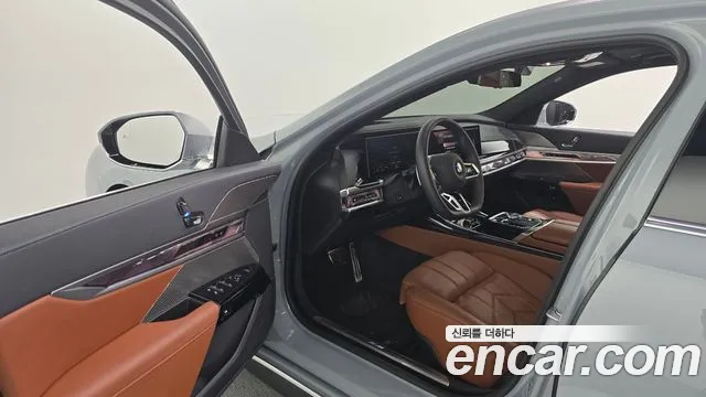 BMW 7 серии 2025 thumb 10