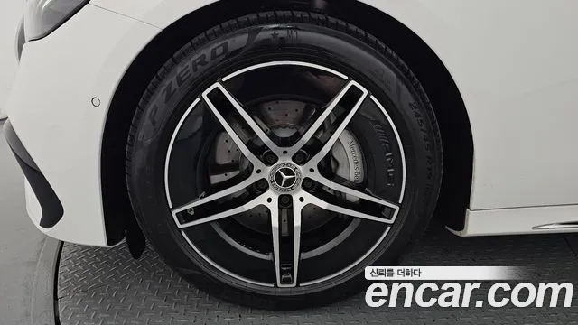 Mercedes-Benz E-Класс 2025 thumb 5