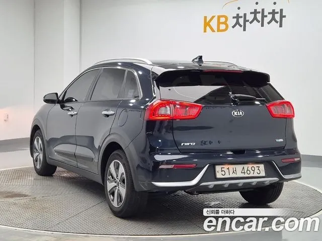 Kia Niro 2017 thumb 2