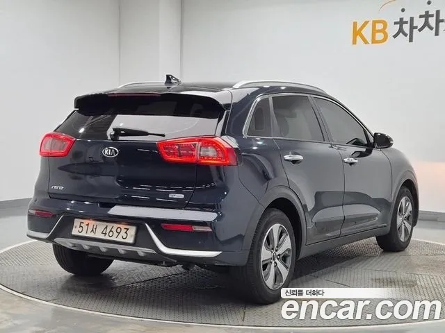 Kia Niro 2017 thumb 3