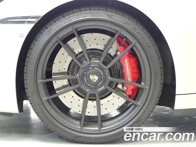 Porsche 911 2022 thumb 5