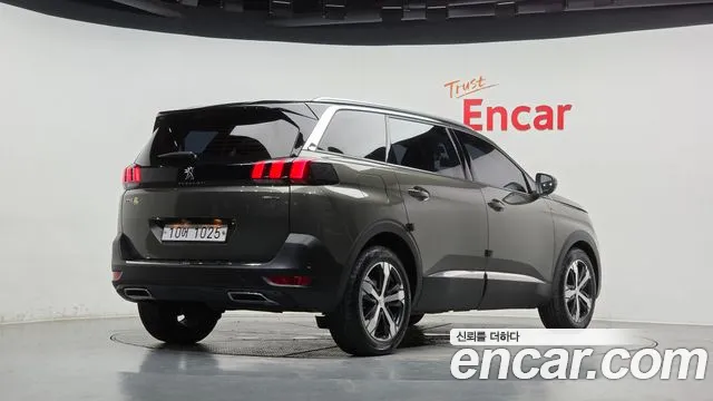 Peugeot 5008 2018 thumb 2
