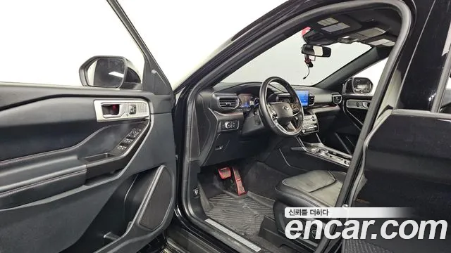 Ford Explorer 2020 thumb 10