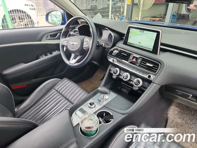 Genesis G70 2020 thumb 9