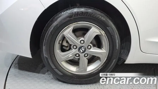 Hyundai Avante 2016 thumb 5