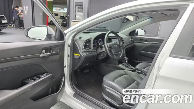 Hyundai Avante 2016 thumb 10