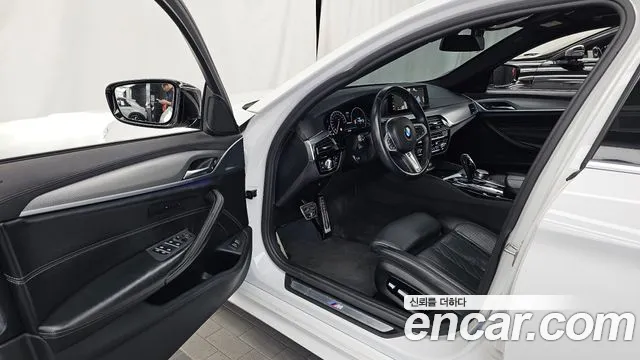 BMW 5 серии 2019 thumb 10