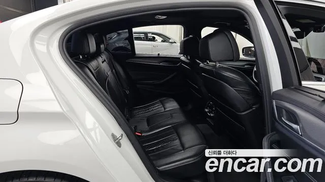 BMW 5 серии 2019 thumb 12